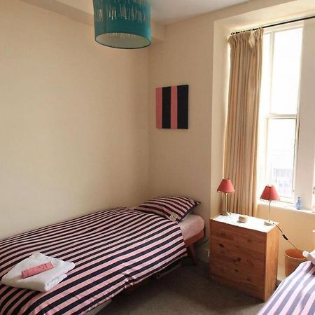 Entire Apartment In Edinburgh Bagian luar foto