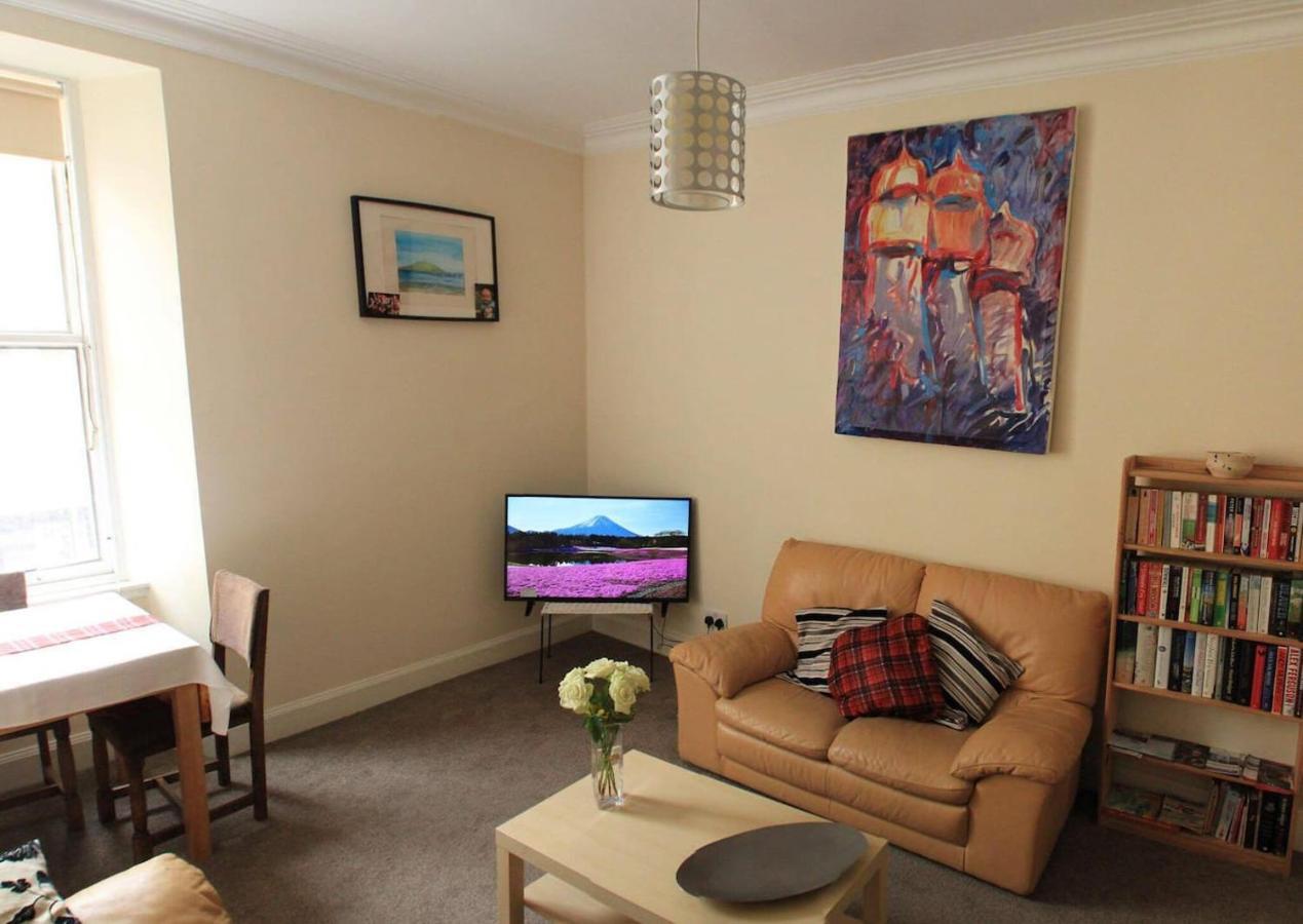 Entire Apartment In Edinburgh Bagian luar foto