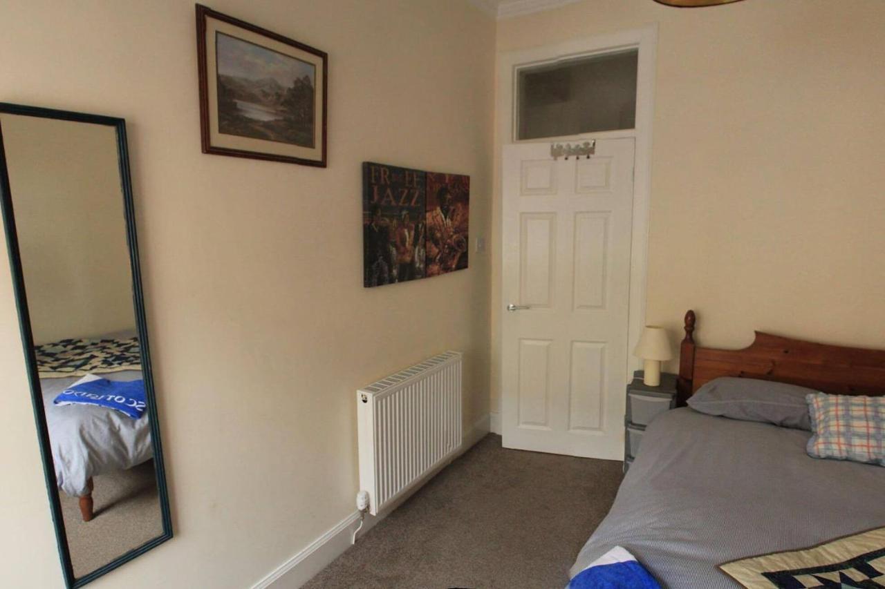 Entire Apartment In Edinburgh Bagian luar foto